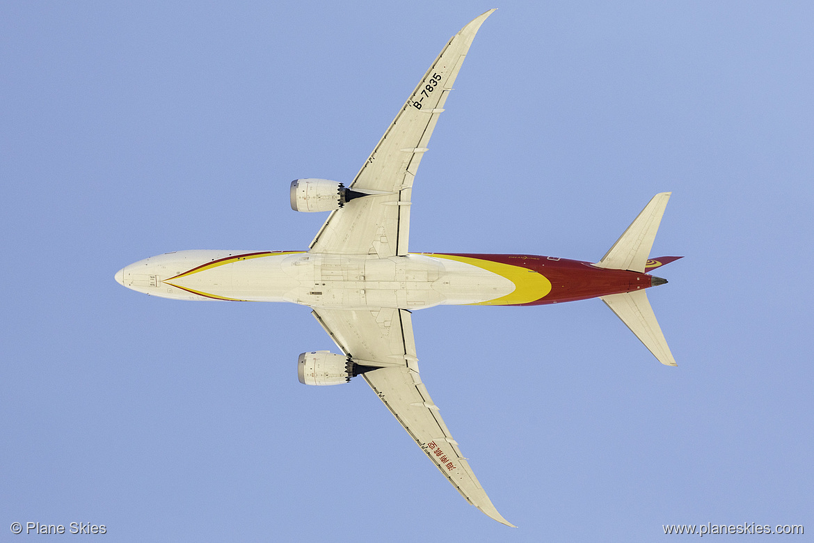 Hainan Airlines Boeing 787-9 B-7835 at McCarran International Airport (KLAS/LAS) Hainan Airlines Boeing 787-9 B-7835 at McCarran International Airport (KLAS/LAS)