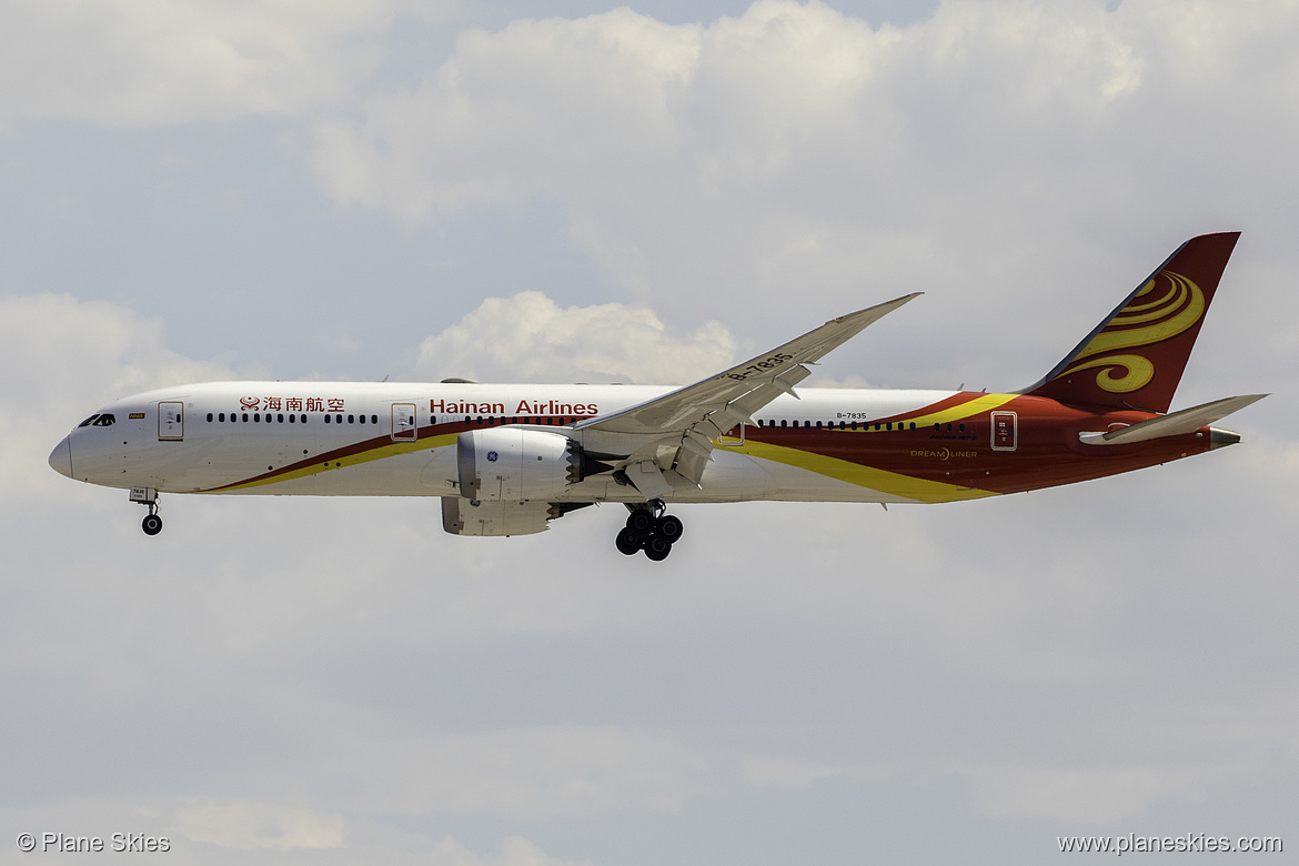 Hainan Airlines Boeing 787-9 B-7835 at McCarran International Airport (KLAS/LAS) Hainan Airlines Boeing 787-9 B-7835 at McCarran International Airport (KLAS/LAS)