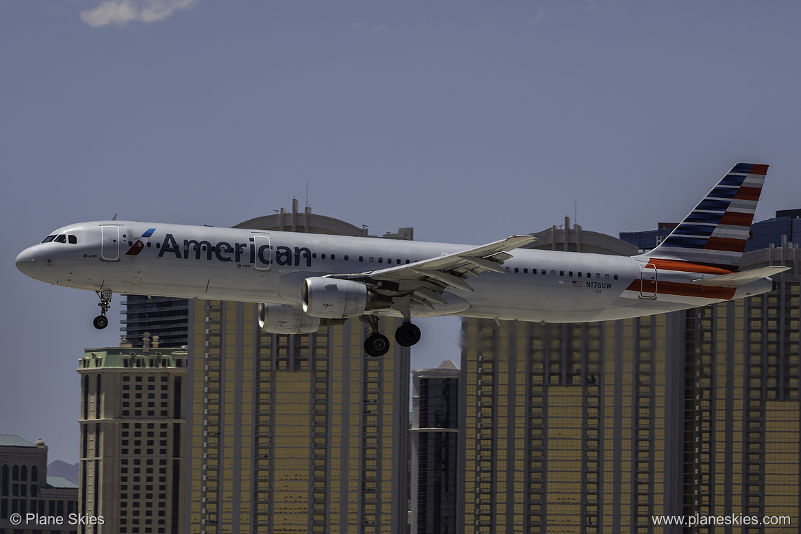 American Airlines Airbus A321-200 N176UW at McCarran International Airport (KLAS/LAS) American Airlines Airbus A321-200 N176UW at McCarran International Airport (KLAS/LAS)