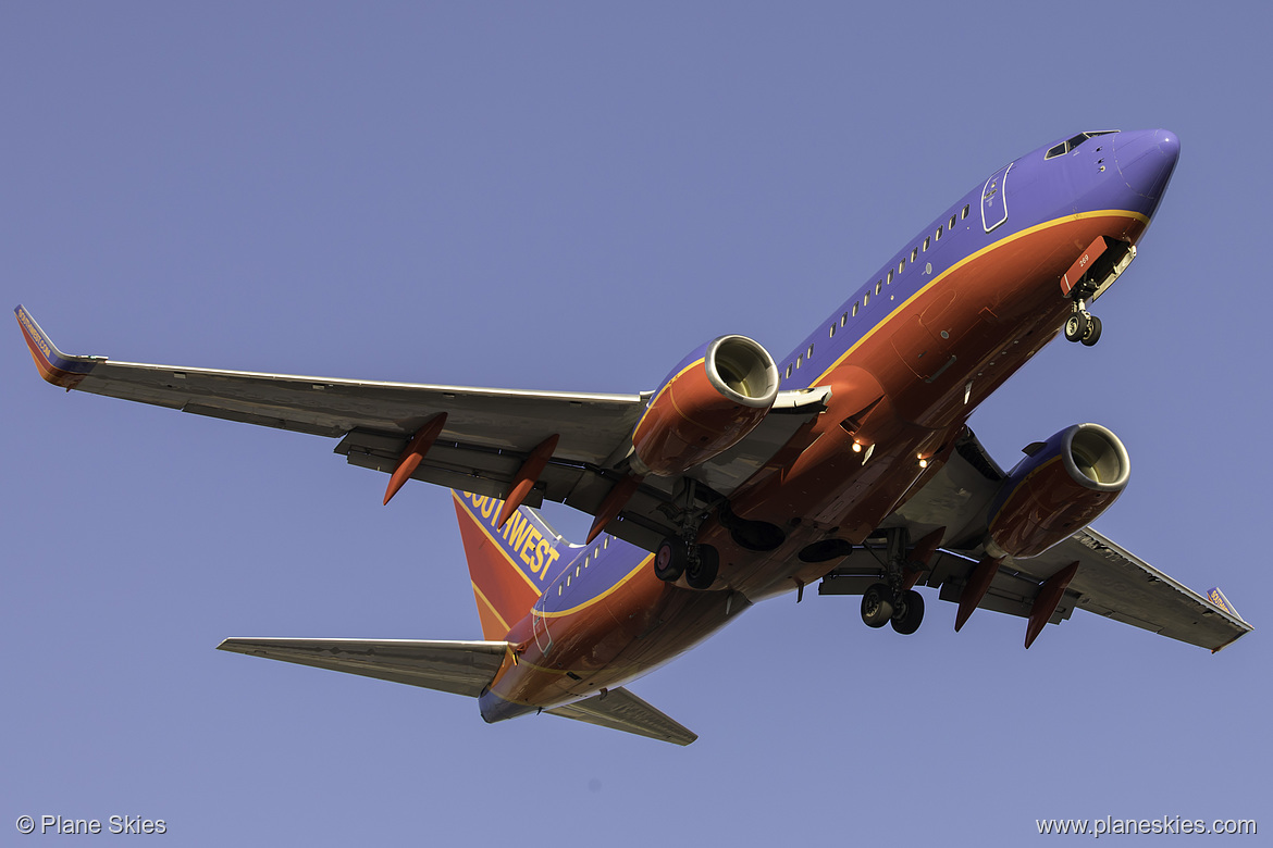 Southwest Airlines Boeing 737-700 N269WN at McCarran International Airport (KLAS/LAS)