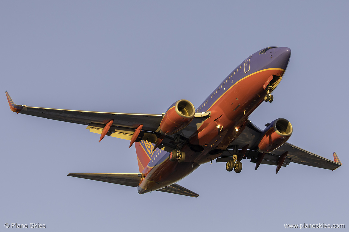 Southwest Airlines Boeing 737-700 N299WN at McCarran International Airport (KLAS/LAS)