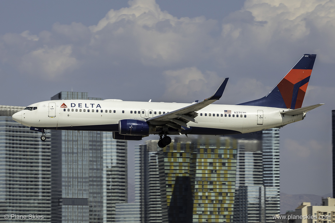 Delta Air Lines Boeing 737-800 N3757D at McCarran International Airport (KLAS/LAS) Delta Air Lines Boeing 737-800 N3757D at McCarran International Airport (KLAS/LAS)