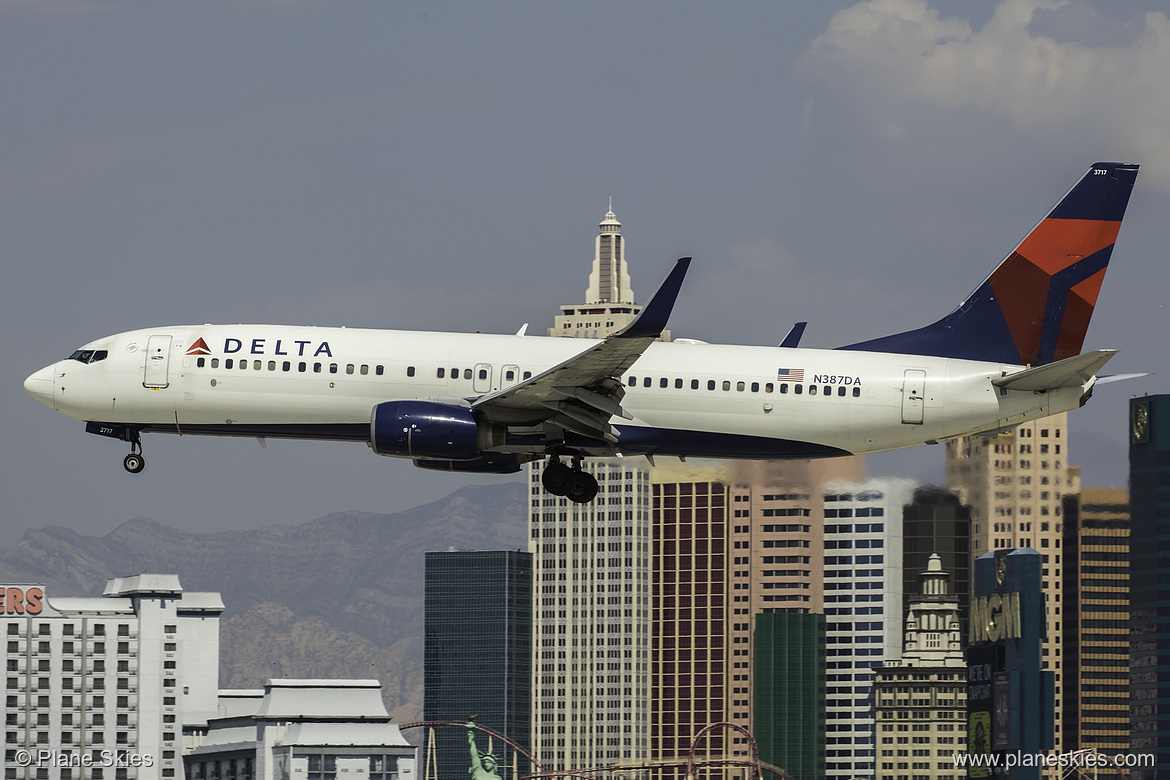 Delta Air Lines Boeing 737-800 N387DA at McCarran International Airport (KLAS/LAS) Delta Air Lines Boeing 737-800 N387DA at McCarran International Airport (KLAS/LAS)