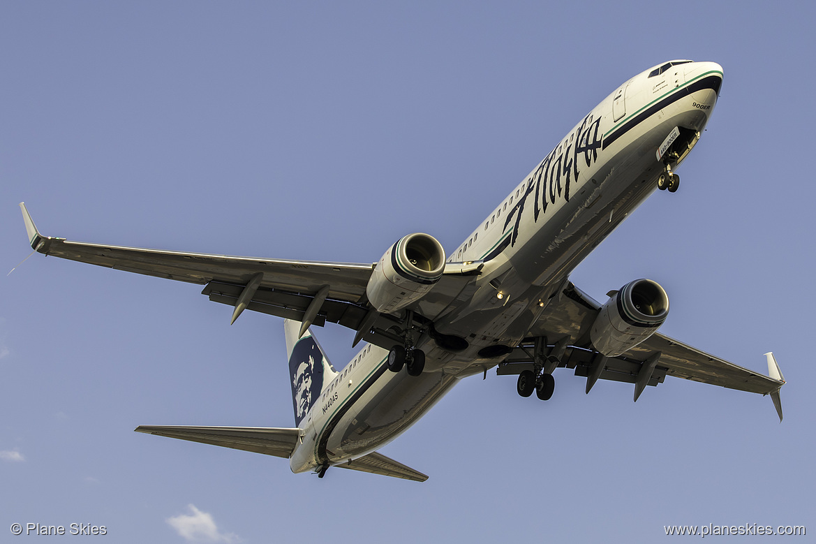 Alaska Airlines Boeing 737-900ER N440AS at McCarran International Airport (KLAS/LAS)