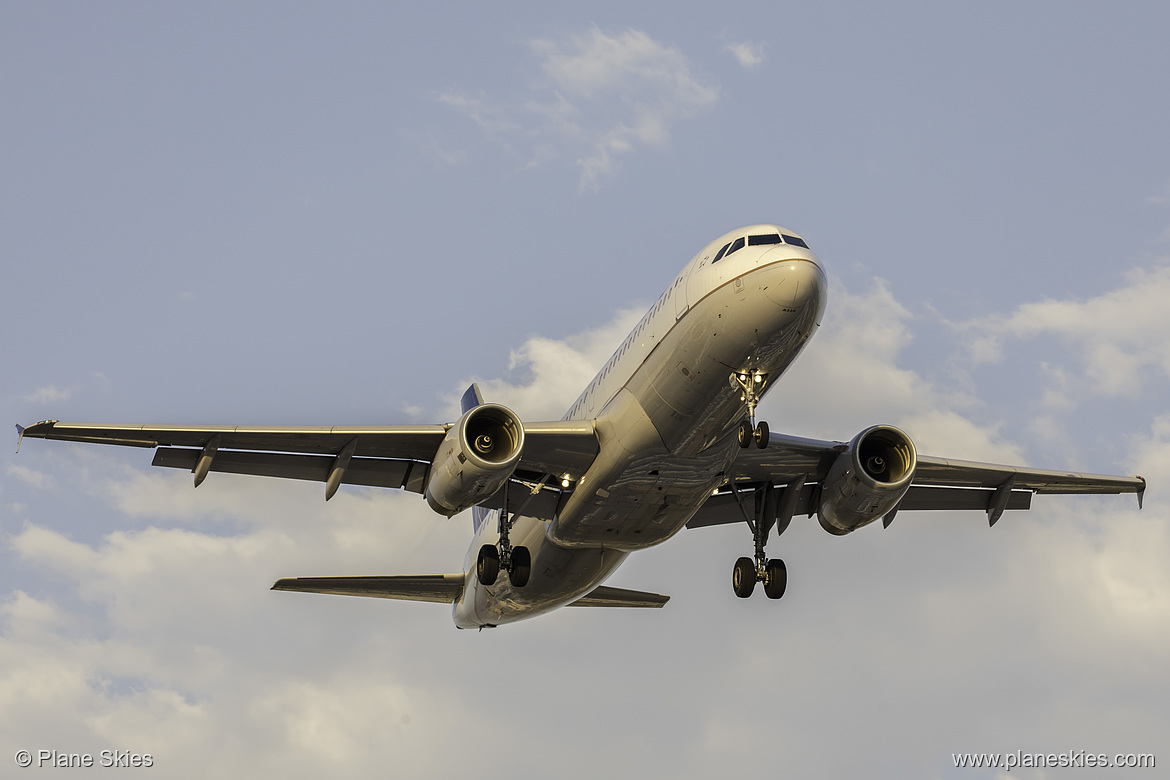 United Airlines Airbus A320-200 N442UA at McCarran International Airport (KLAS/LAS)