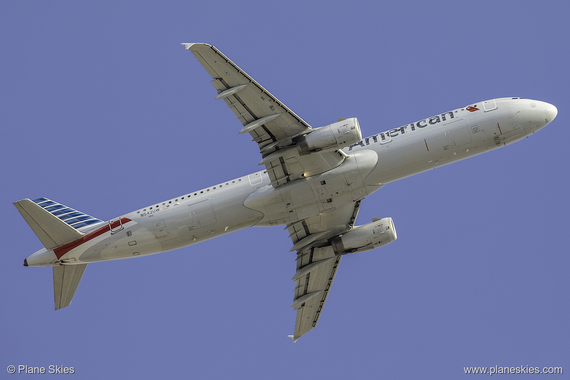 American Airlines Airbus A321-200 N542UW at McCarran International Airport (KLAS/LAS)