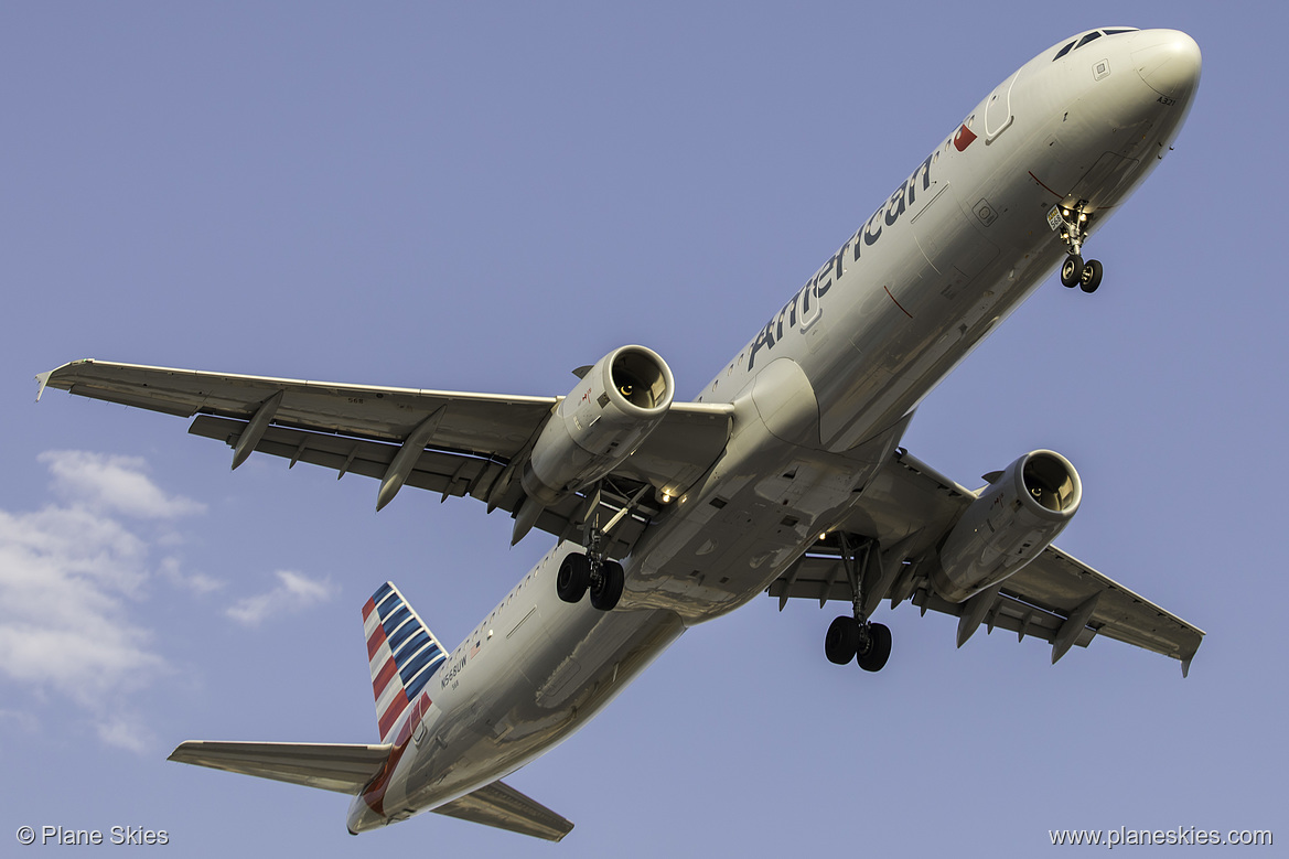 American Airlines Airbus A321-200 N568UW at McCarran International Airport (KLAS/LAS)