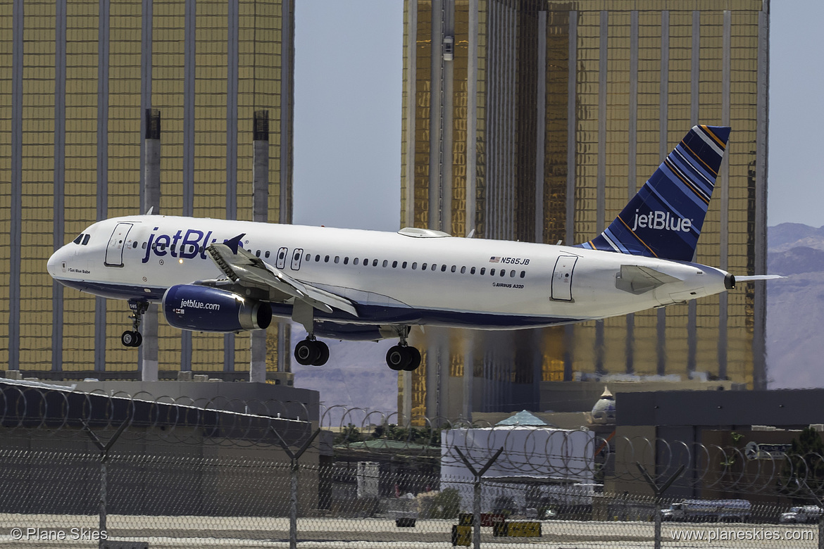 JetBlue Airways Airbus A320-200 N585JB at McCarran International Airport (KLAS/LAS) JetBlue Airways Airbus A320-200 N585JB at McCarran International Airport (KLAS/LAS)