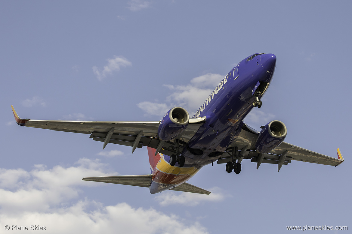 Southwest Airlines Boeing 737-700 N773SA at McCarran International Airport (KLAS/LAS)