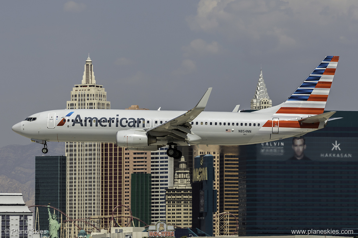 American Airlines Boeing 737-800 N854NN at McCarran International Airport (KLAS/LAS) American Airlines Boeing 737-800 N854NN at McCarran International Airport (KLAS/LAS)