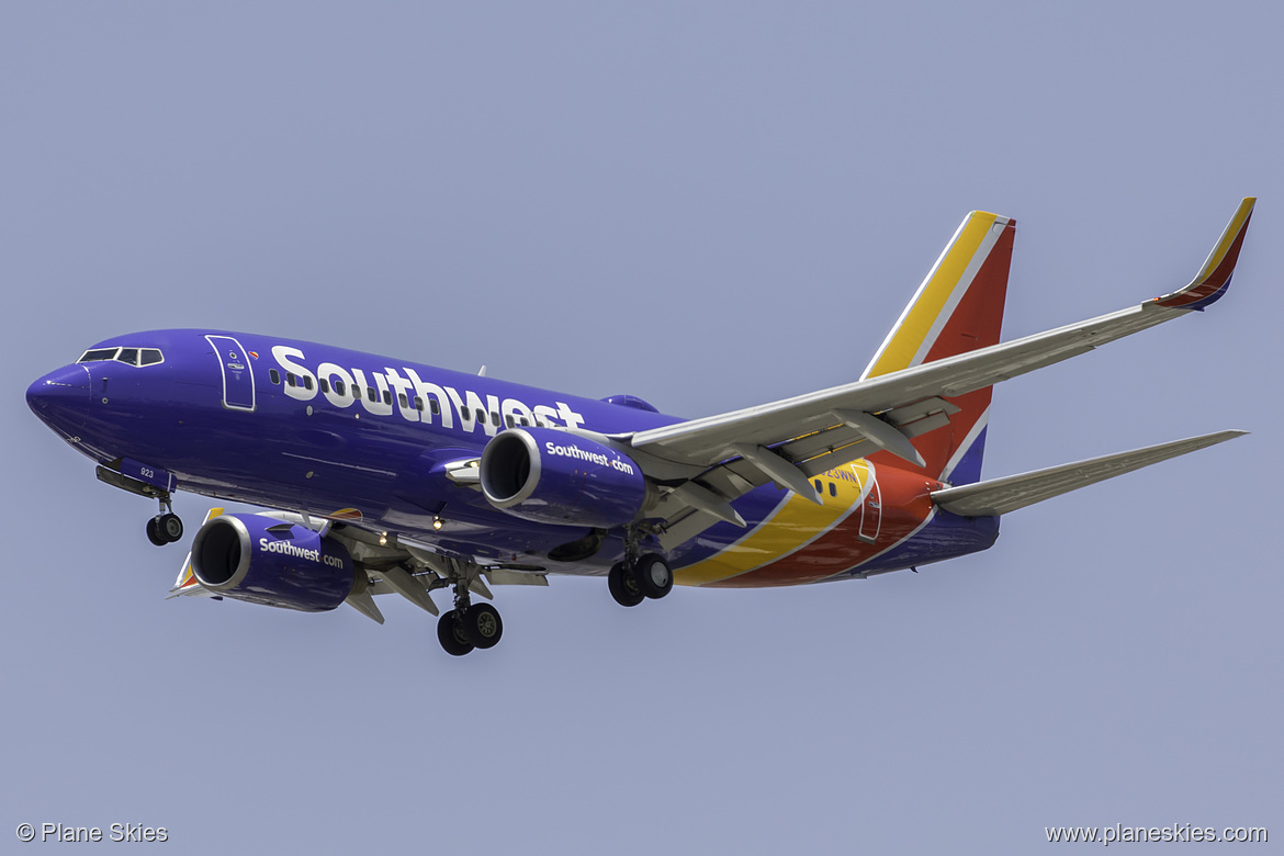 Southwest Airlines Boeing 737-700 N923WN at McCarran International Airport (KLAS/LAS) Southwest Airlines Boeing 737-700 N923WN at McCarran International Airport (KLAS/LAS)