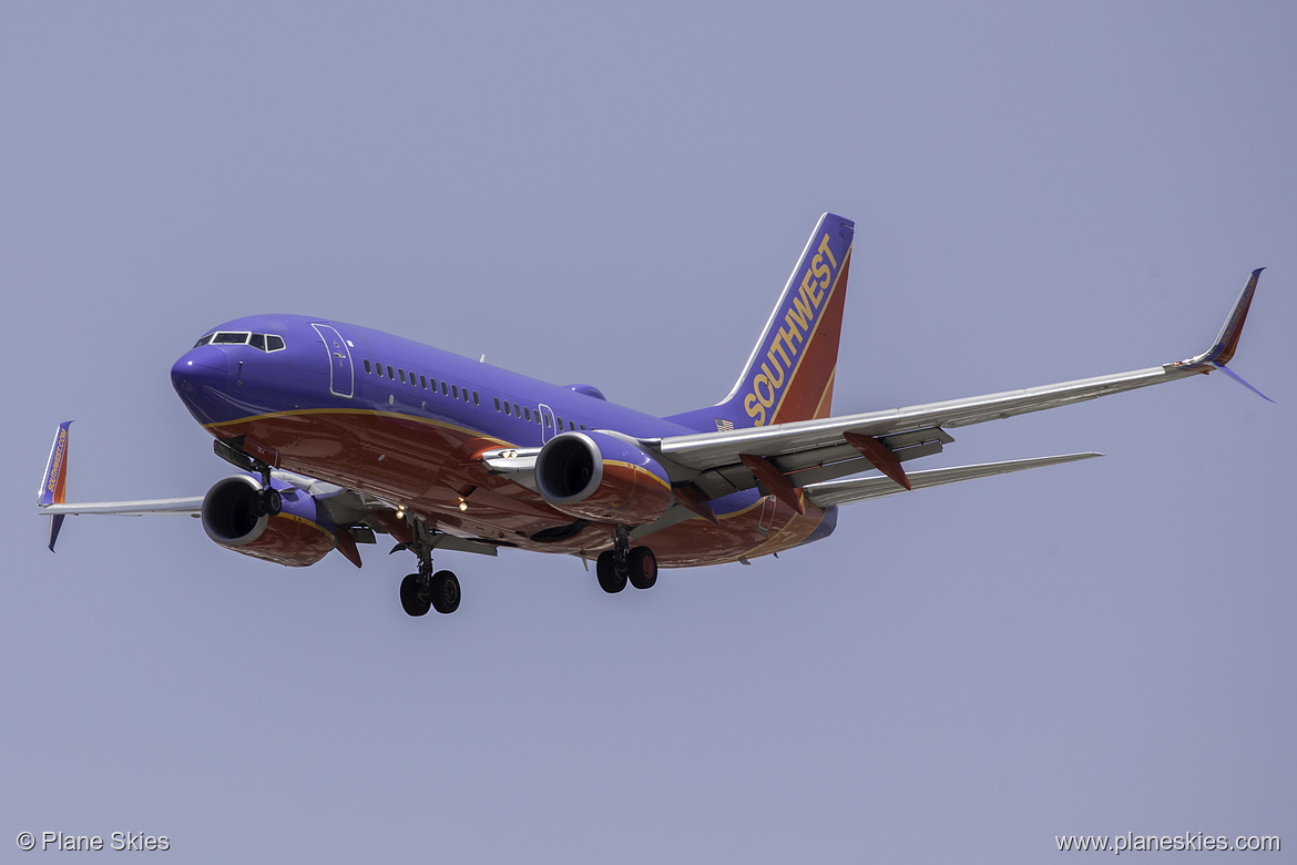 Southwest Airlines Boeing 737-700 N964WN at McCarran International Airport (KLAS/LAS) Southwest Airlines Boeing 737-700 N964WN at McCarran International Airport (KLAS/LAS)