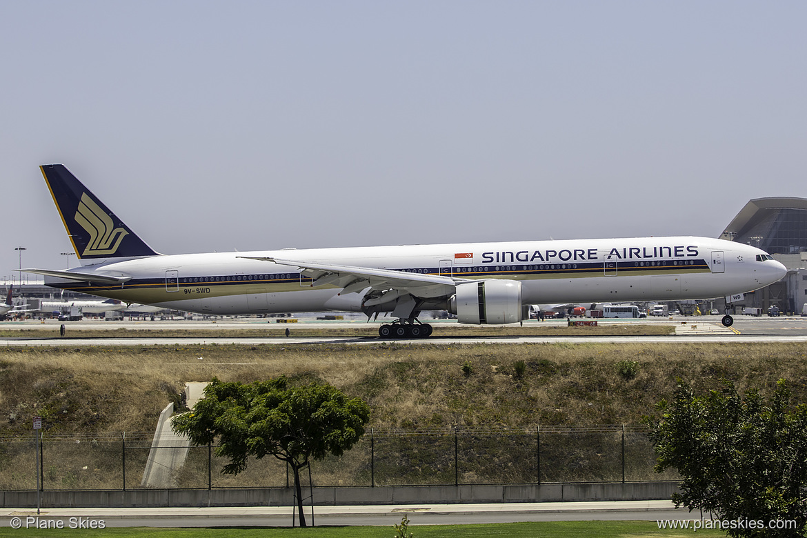 Singapore Airlines Boeing 777-300ER 9V-SWD at Los Angeles International Airport (KLAX/LAX)