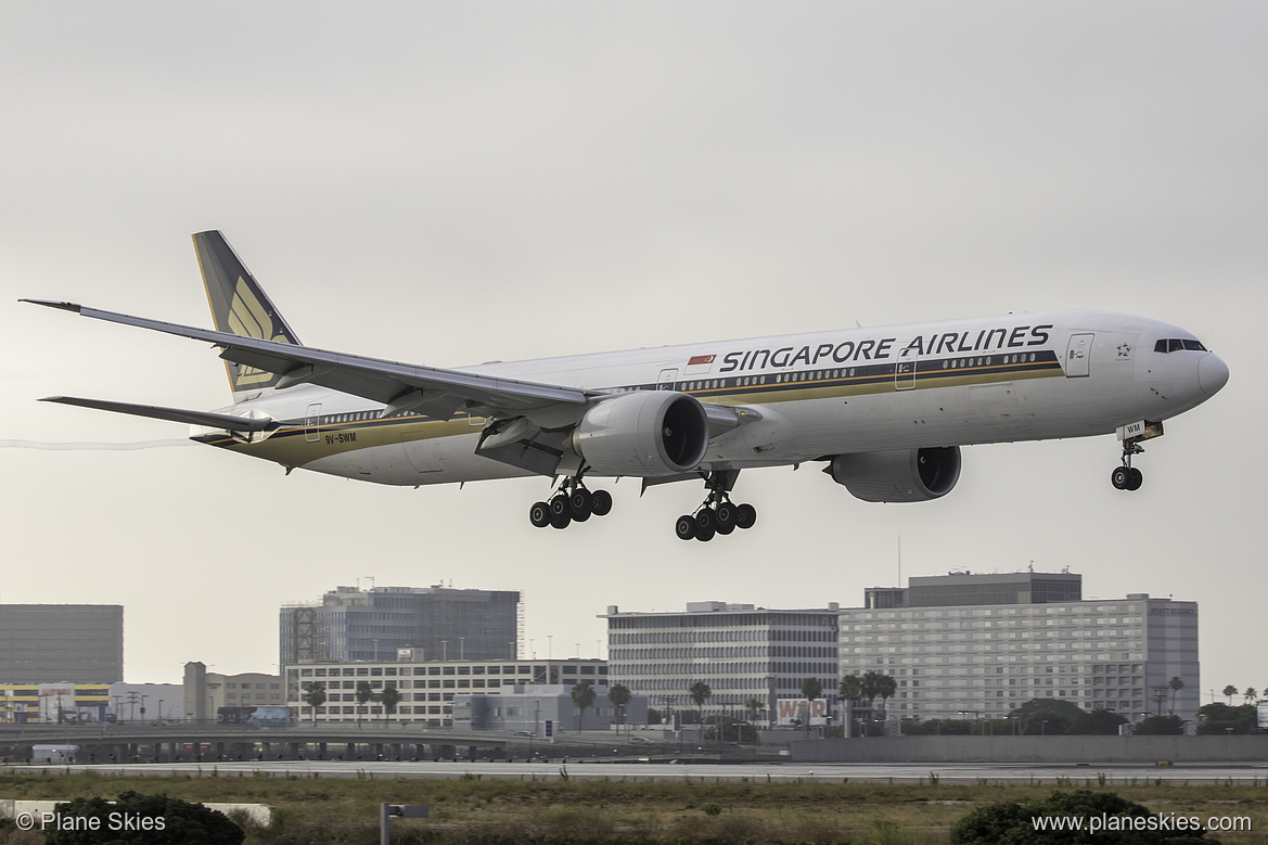 Singapore Airlines Boeing 777-300ER 9V-SWM at Los Angeles International Airport (KLAX/LAX)