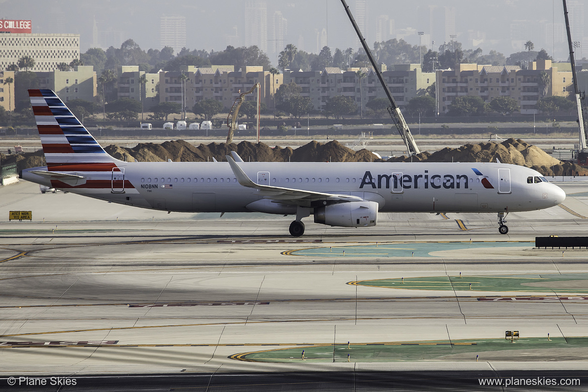 American Airlines Airbus A321-200 N108NN at Los Angeles International Airport (KLAX/LAX)