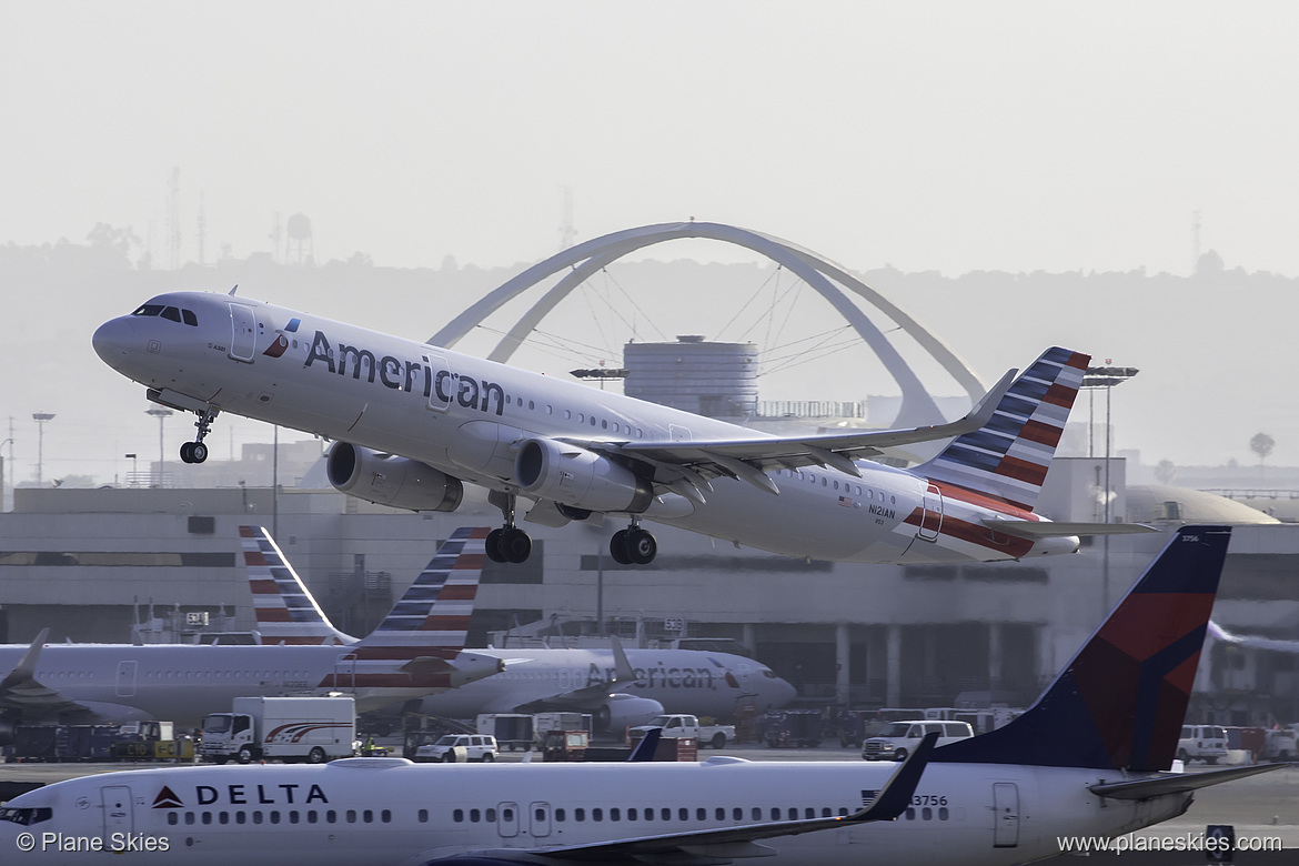 American Airlines Airbus A321-200 N121AN at Los Angeles International Airport (KLAX/LAX)