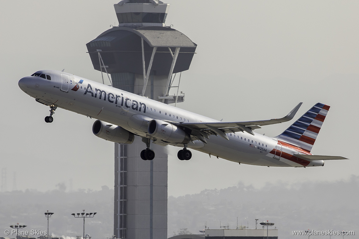 American Airlines Airbus A321-200 N125AA at Los Angeles International Airport (KLAX/LAX) American Airlines Airbus A321-200 N125AA at Los Angeles International Airport (KLAX/LAX)