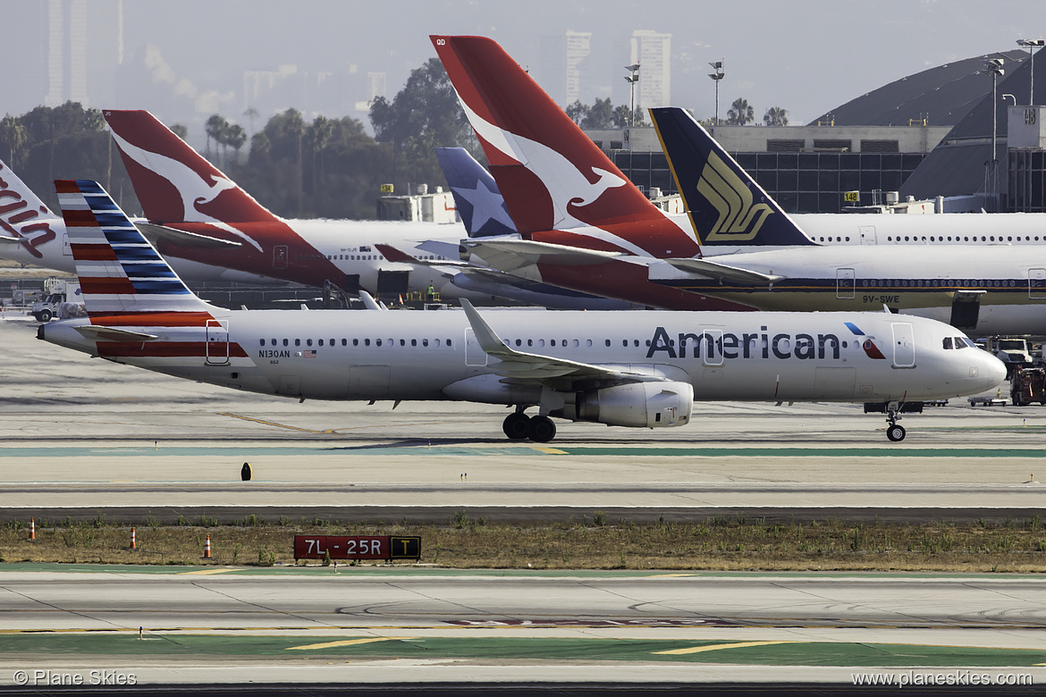 American Airlines Airbus A321-200 N130AN at Los Angeles International Airport (KLAX/LAX) American Airlines Airbus A321-200 N130AN at Los Angeles International Airport (KLAX/LAX)