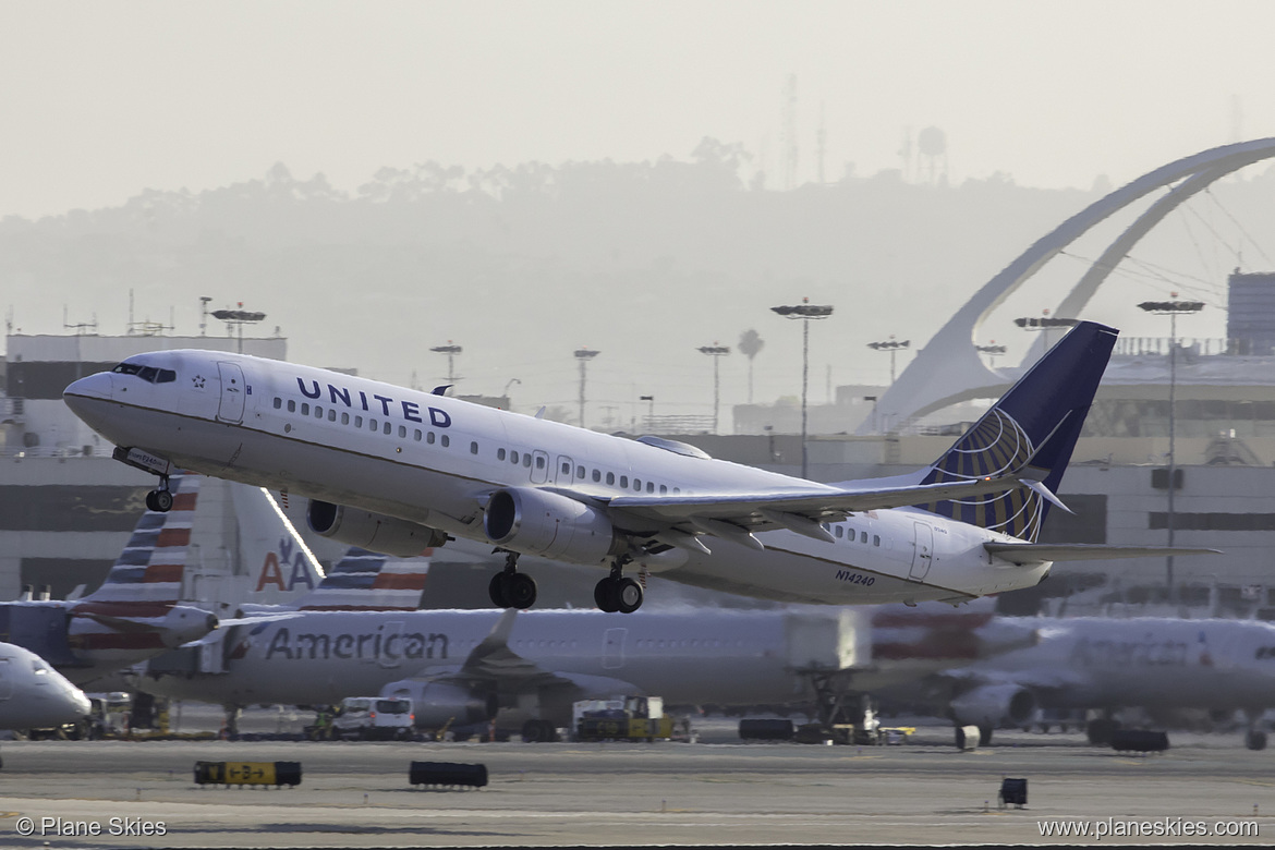 United Airlines Boeing 737-800 N14240 at Los Angeles International Airport (KLAX/LAX) United Airlines Boeing 737-800 N14240 at Los Angeles International Airport (KLAX/LAX)