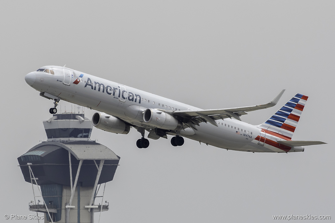 American Airlines Airbus A321-200 N147AA at Los Angeles International Airport (KLAX/LAX) American Airlines Airbus A321-200 N147AA at Los Angeles International Airport (KLAX/LAX)