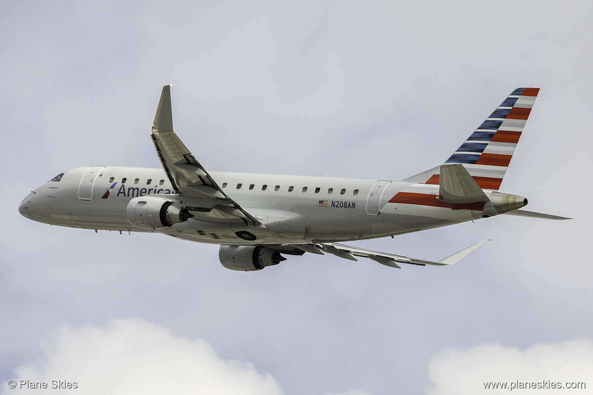 Compass Airlines Embraer ERJ-175 N208AN at Los Angeles International Airport (KLAX/LAX)