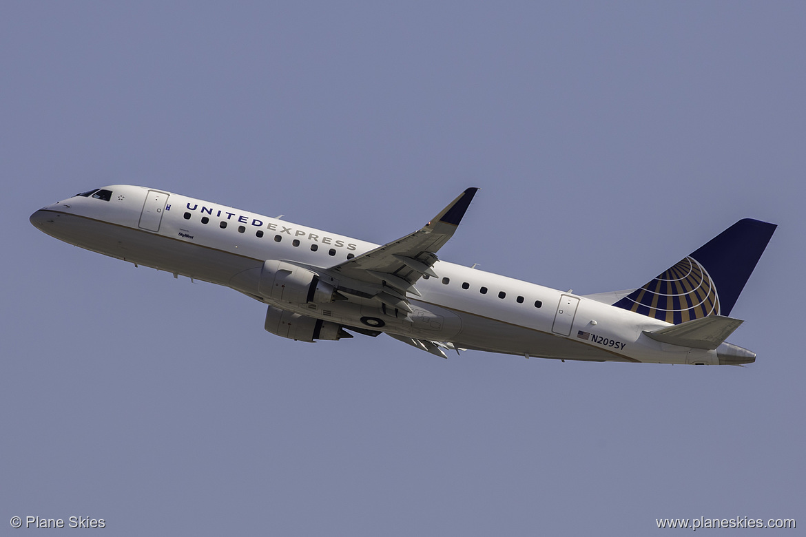 SkyWest Airlines Embraer ERJ-175 N209SY at Los Angeles International Airport (KLAX/LAX) SkyWest Airlines Embraer ERJ-175 N209SY at Los Angeles International Airport (KLAX/LAX)