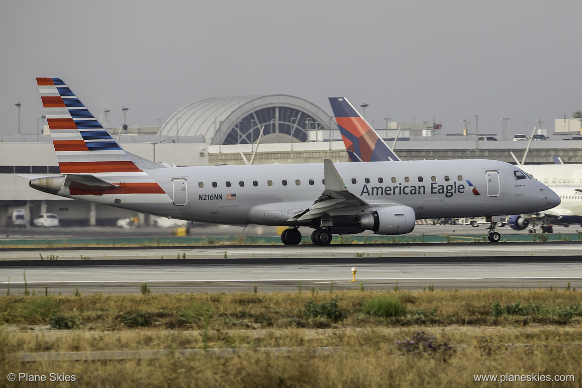 Compass Airlines Embraer ERJ-175 N216NN at Los Angeles International Airport (KLAX/LAX) Compass Airlines Embraer ERJ-175 N216NN at Los Angeles International Airport (KLAX/LAX)