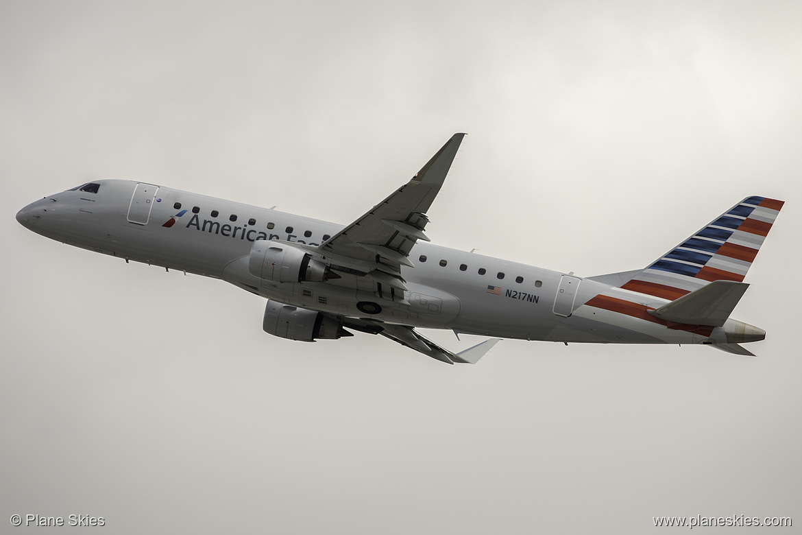 Compass Airlines Embraer ERJ-175 N217NN at Los Angeles International Airport (KLAX/LAX)