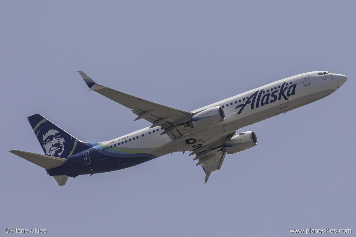 Alaska Airlines Boeing 737-900ER N266AK at Los Angeles International Airport (KLAX/LAX) Alaska Airlines Boeing 737-900ER N266AK at Los Angeles International Airport (KLAX/LAX)