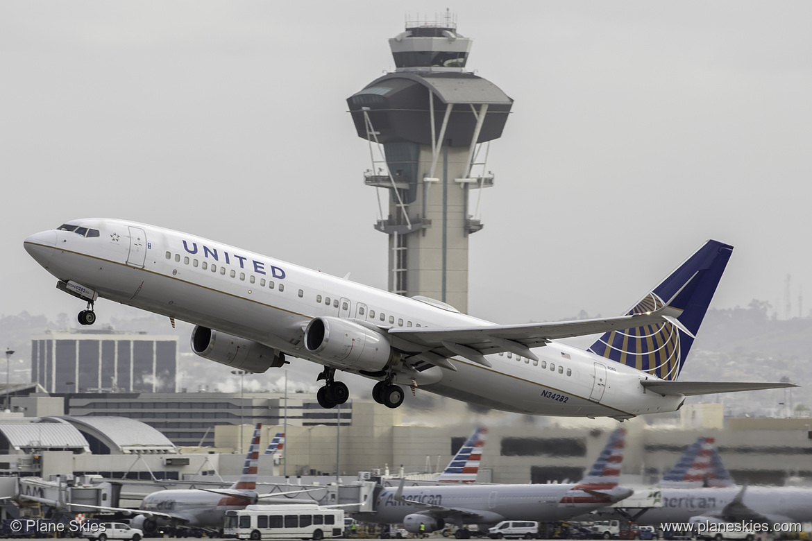United Airlines Boeing 737-800 N34282 at Los Angeles International Airport (KLAX/LAX) United Airlines Boeing 737-800 N34282 at Los Angeles International Airport (KLAX/LAX)