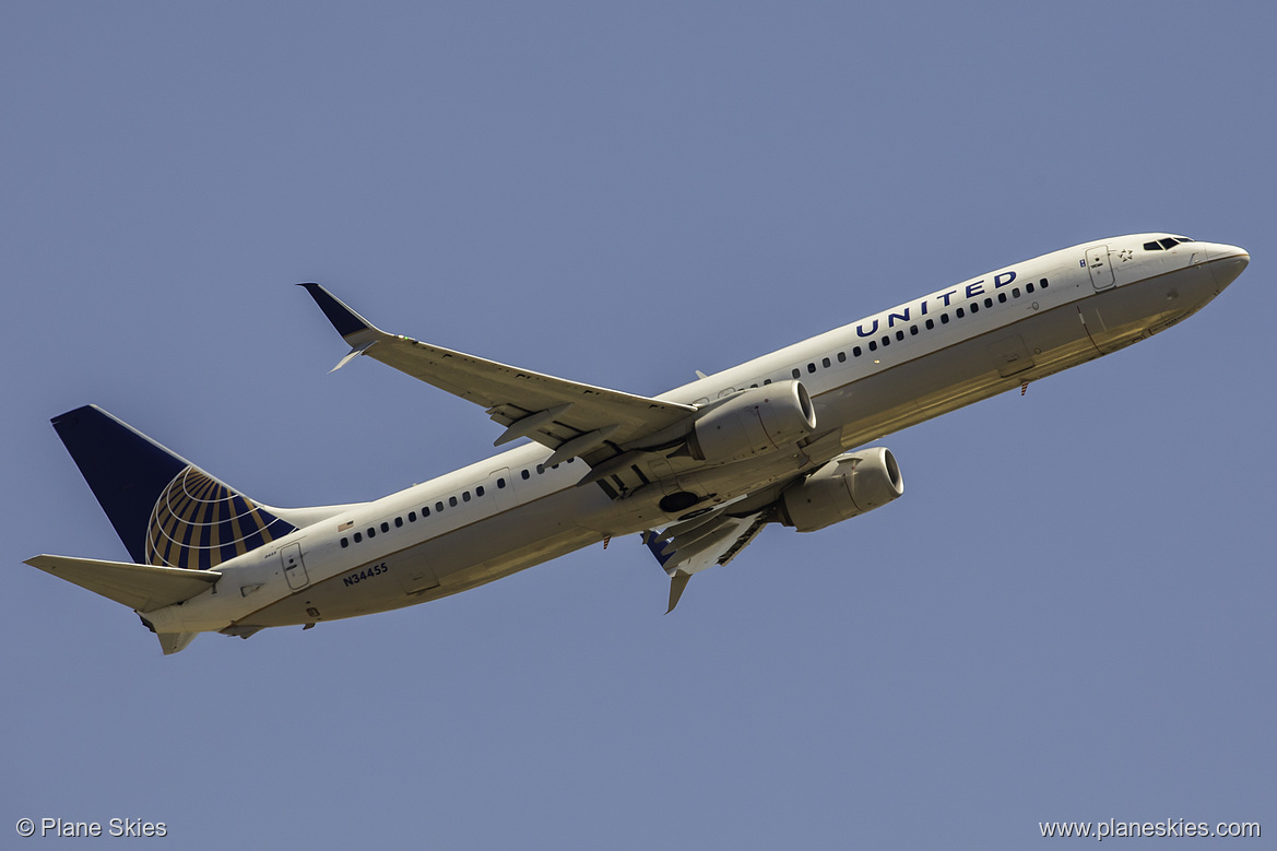United Airlines Boeing 737-900ER N34455 at Los Angeles International Airport (KLAX/LAX) United Airlines Boeing 737-900ER N34455 at Los Angeles International Airport (KLAX/LAX)