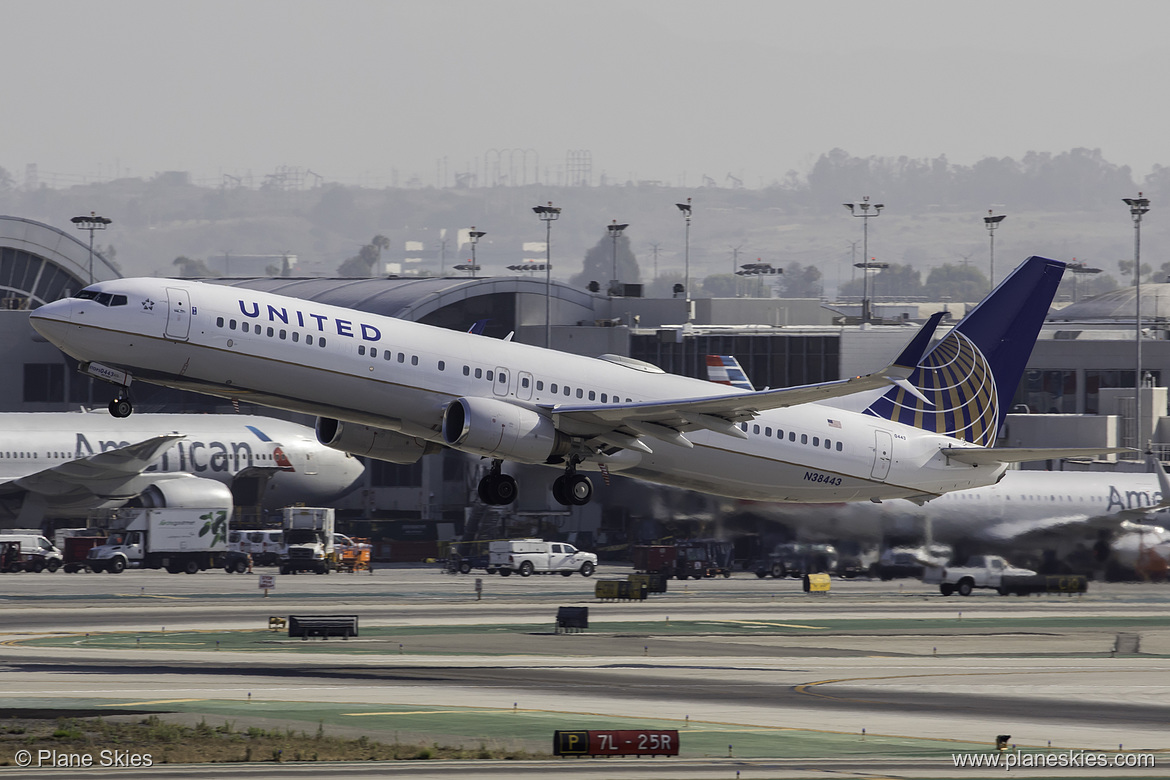 United Airlines Boeing 737-900ER N38443 at Los Angeles International Airport (KLAX/LAX) United Airlines Boeing 737-900ER N38443 at Los Angeles International Airport (KLAX/LAX)