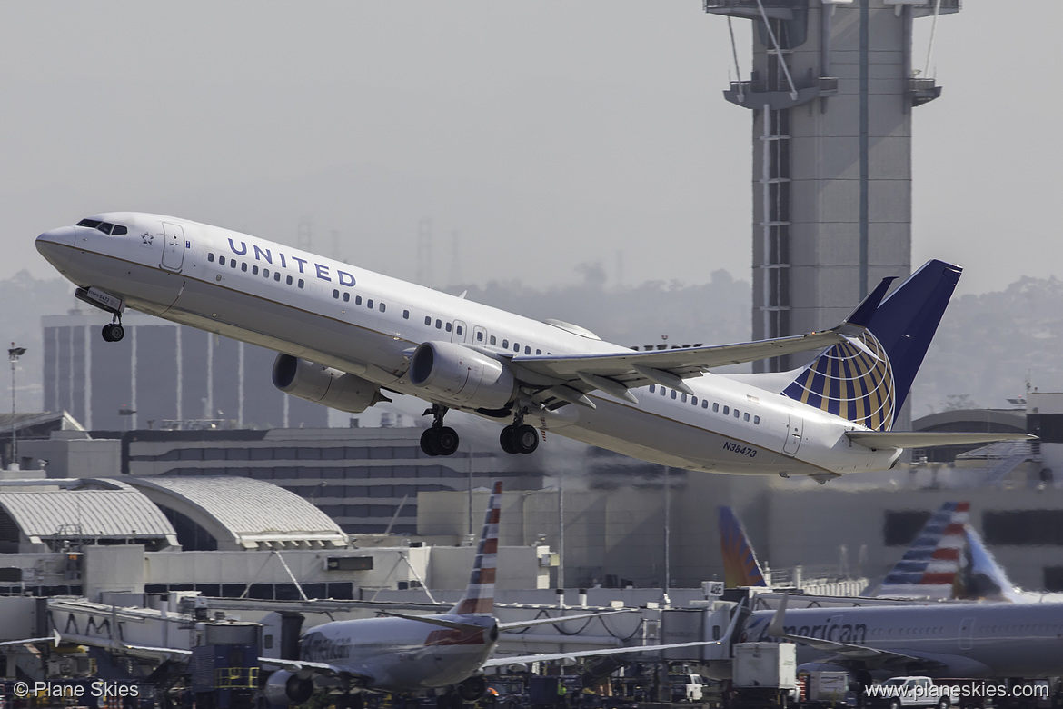 United Airlines Boeing 737-900ER N38473 at Los Angeles International Airport (KLAX/LAX)