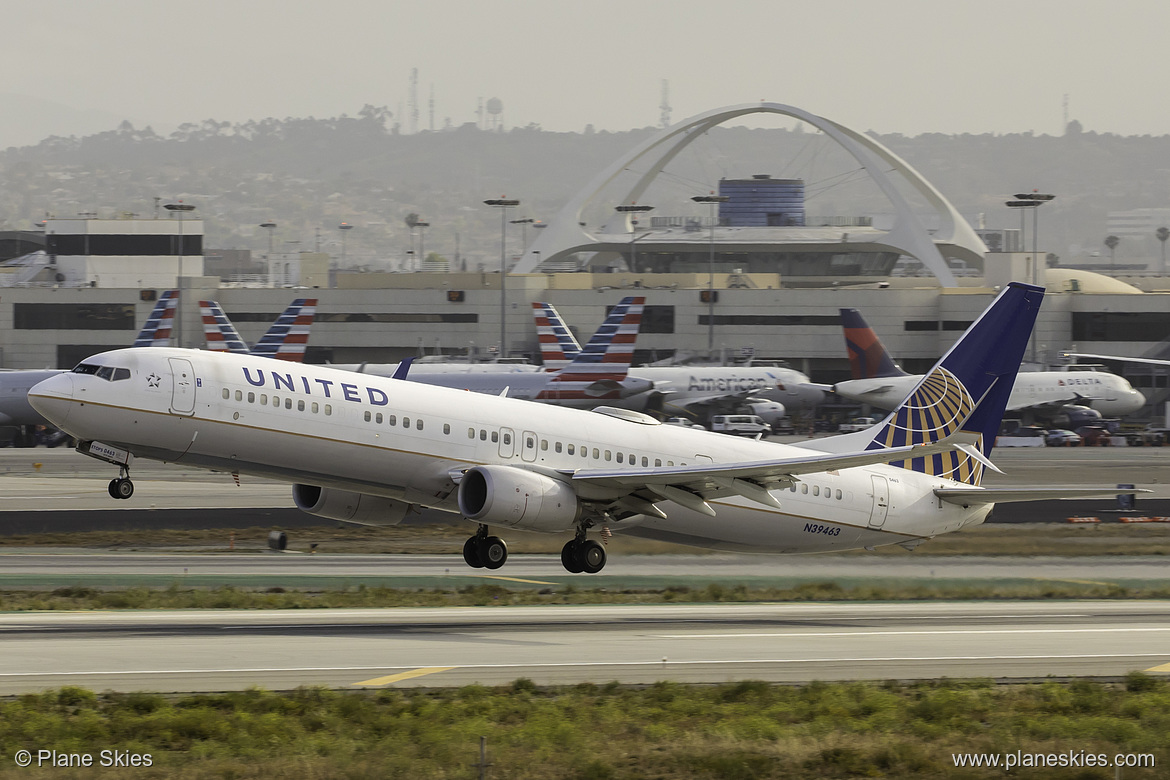 United Airlines Boeing 737-900ER N39463 at Los Angeles International Airport (KLAX/LAX) United Airlines Boeing 737-900ER N39463 at Los Angeles International Airport (KLAX/LAX)