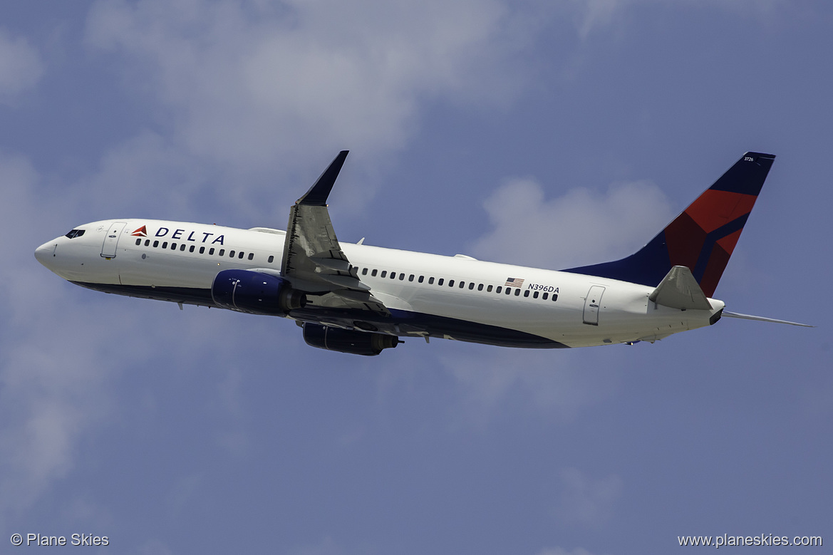 Delta Air Lines Boeing 737-800 N396DA at Los Angeles International Airport (KLAX/LAX)