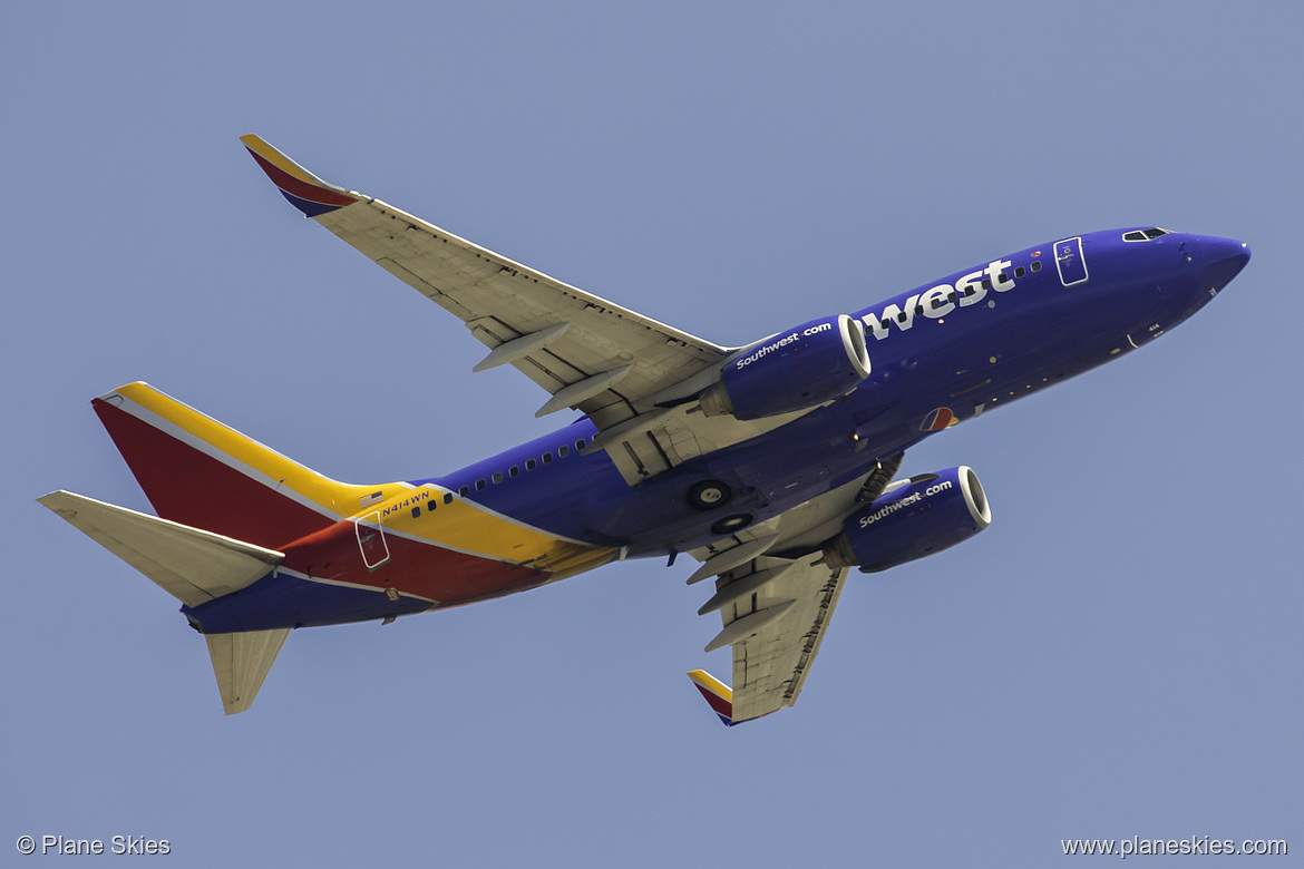 Southwest Airlines Boeing 737-700 N414WN at Los Angeles International Airport (KLAX/LAX)