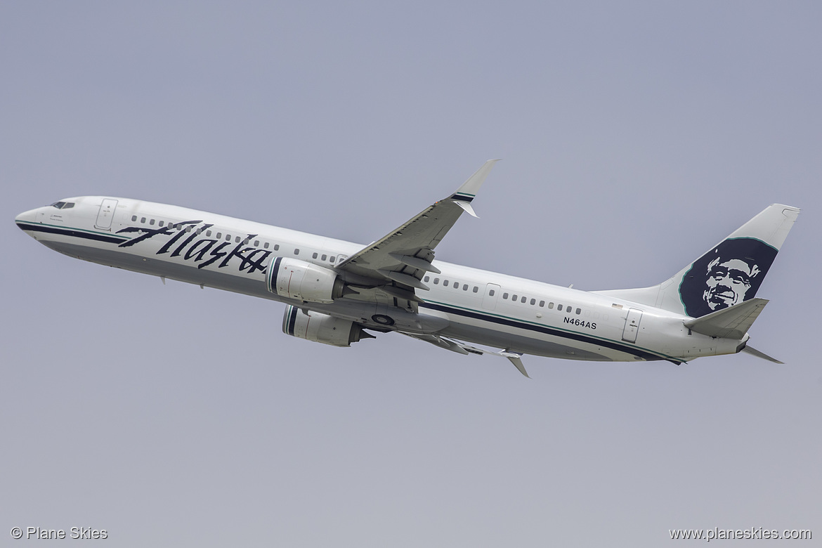 Alaska Airlines Boeing 737-900ER N464AS at Los Angeles International Airport (KLAX/LAX) Alaska Airlines Boeing 737-900ER N464AS at Los Angeles International Airport (KLAX/LAX)