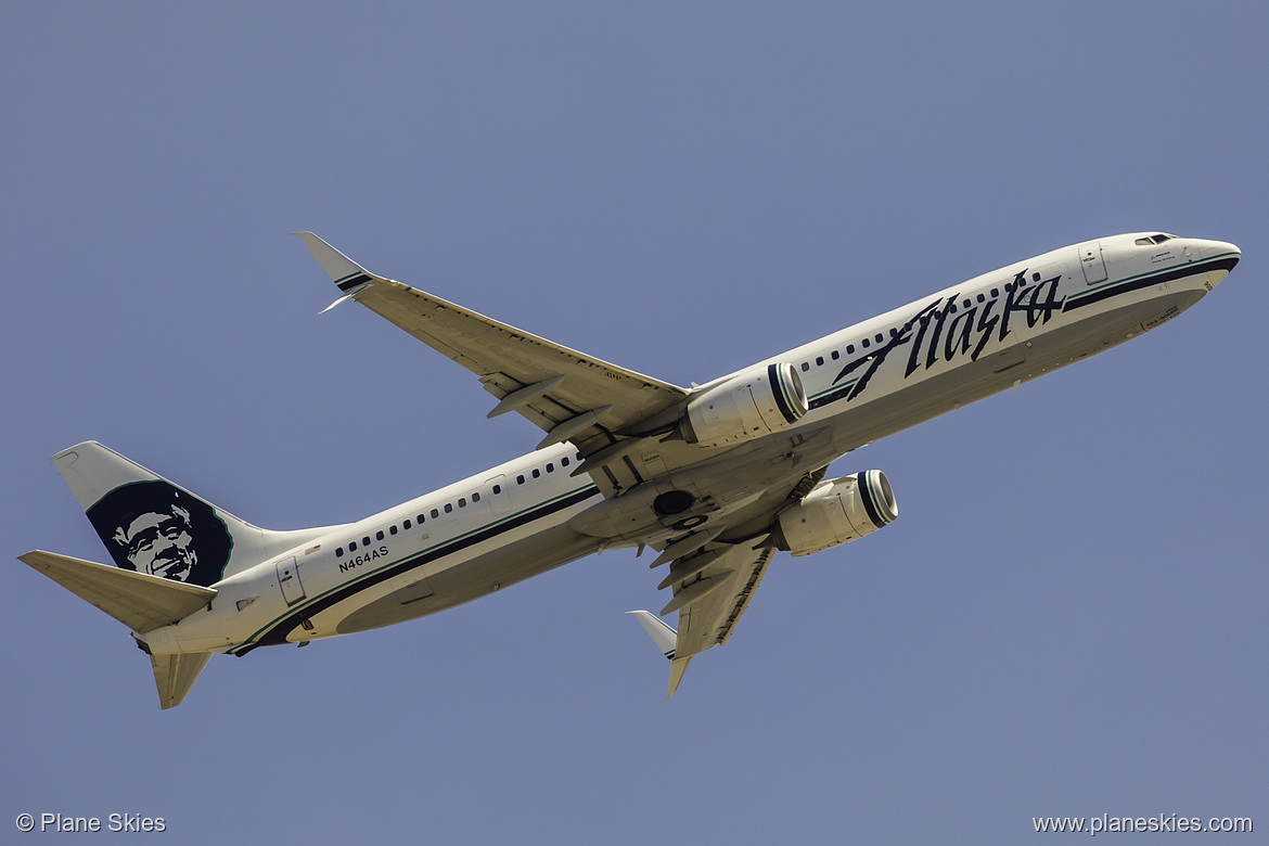 Alaska Airlines Boeing 737-900ER N464AS at Los Angeles International Airport (KLAX/LAX) Alaska Airlines Boeing 737-900ER N464AS at Los Angeles International Airport (KLAX/LAX)