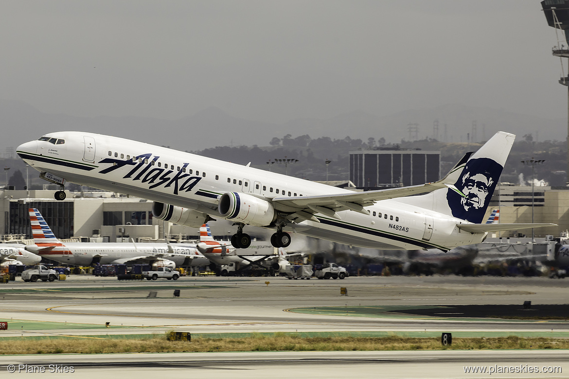 Alaska Airlines Boeing 737-900ER N483AS at Los Angeles International Airport (KLAX/LAX) Alaska Airlines Boeing 737-900ER N483AS at Los Angeles International Airport (KLAX/LAX)