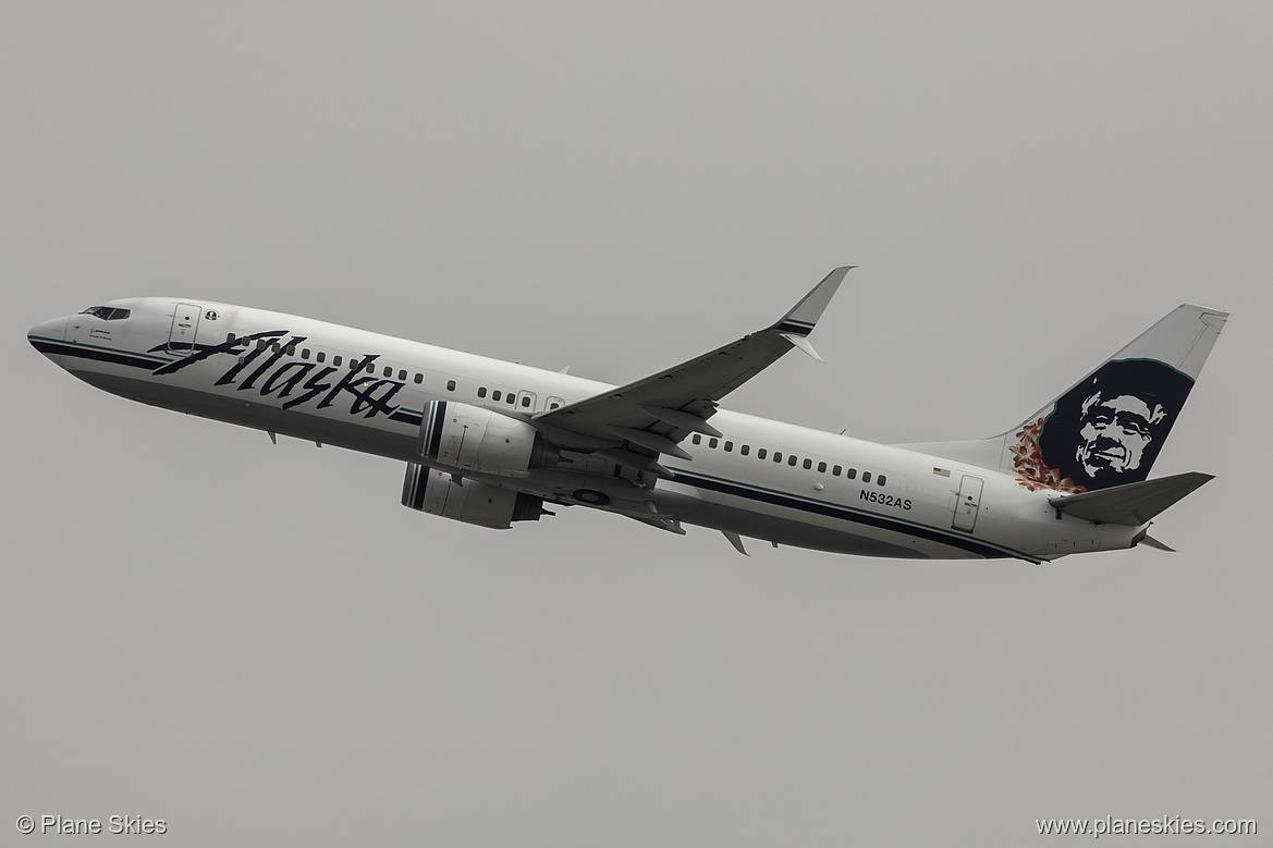 Alaska Airlines Boeing 737-800 N532AS at Los Angeles International Airport (KLAX/LAX) Alaska Airlines Boeing 737-800 N532AS at Los Angeles International Airport (KLAX/LAX)