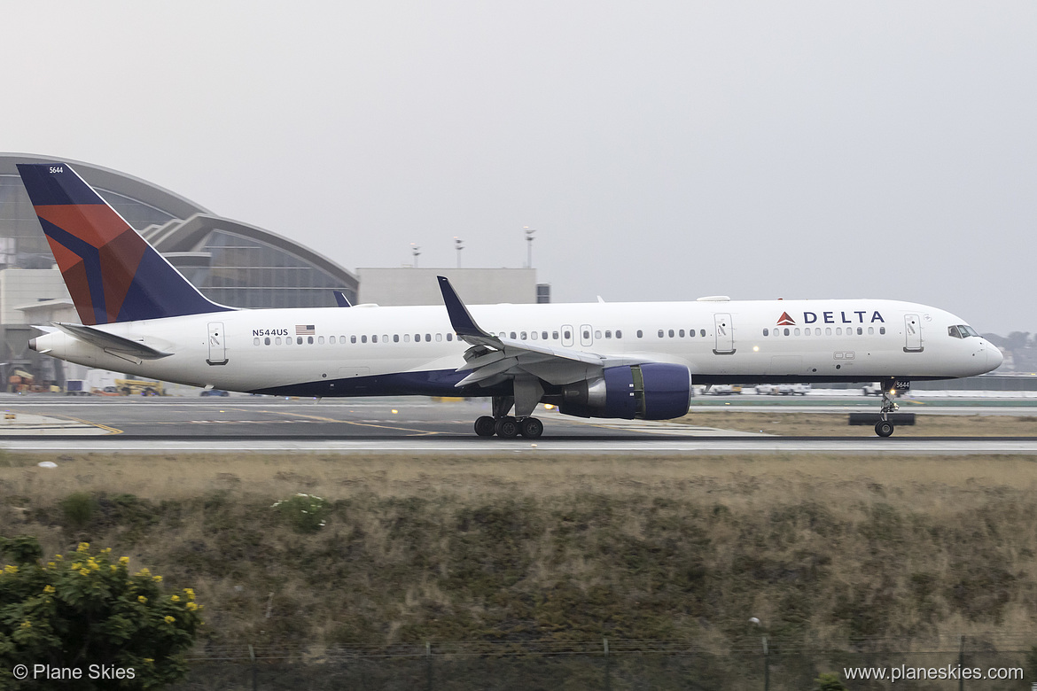 Delta Air Lines Boeing 757-200 N544US at Los Angeles International Airport (KLAX/LAX)