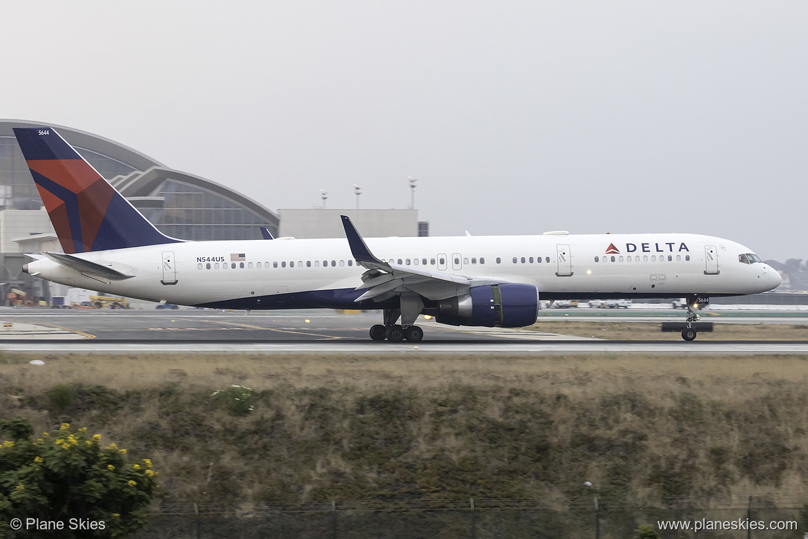 Delta Air Lines Boeing 757-200 N544US at Los Angeles International Airport (KLAX/LAX) Delta Air Lines Boeing 757-200 N544US at Los Angeles International Airport (KLAX/LAX)