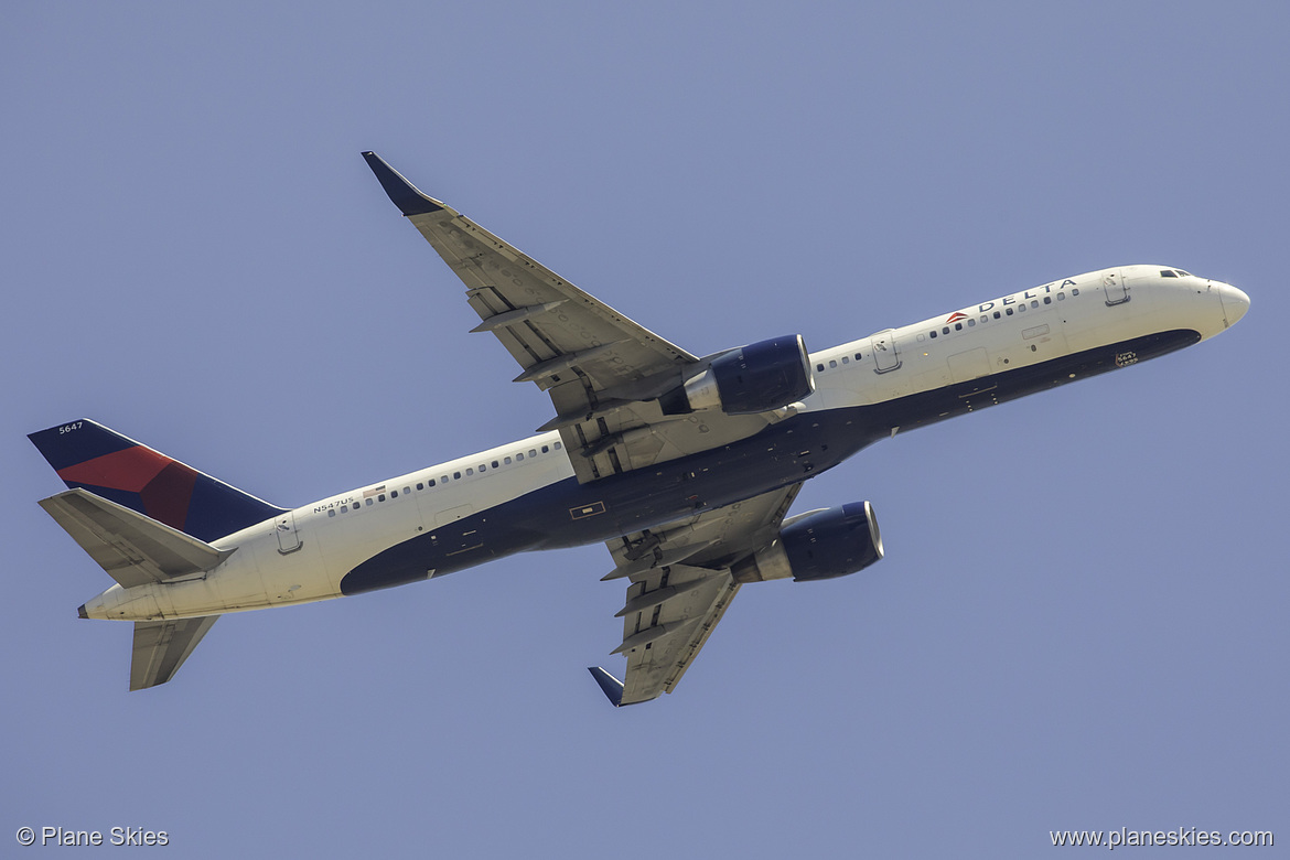 Delta Air Lines Boeing 757-200 N547US at Los Angeles International Airport (KLAX/LAX)