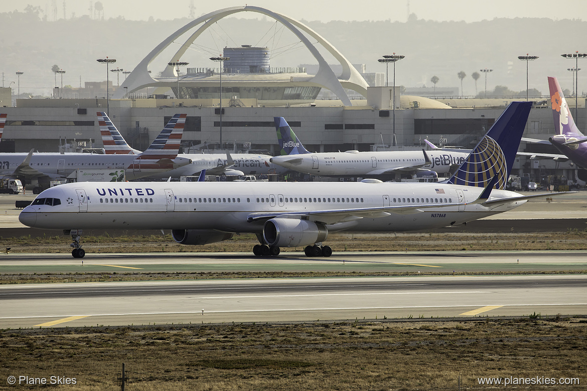 United Airlines Boeing 757-300 N57868 at Los Angeles International Airport (KLAX/LAX) United Airlines Boeing 757-300 N57868 at Los Angeles International Airport (KLAX/LAX)