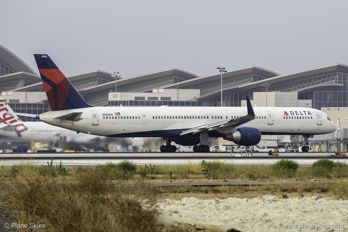 Delta Air Lines Boeing 757-300 N585NW at Los Angeles International Airport (KLAX/LAX) Delta Air Lines Boeing 757-300 N585NW at Los Angeles International Airport (KLAX/LAX)