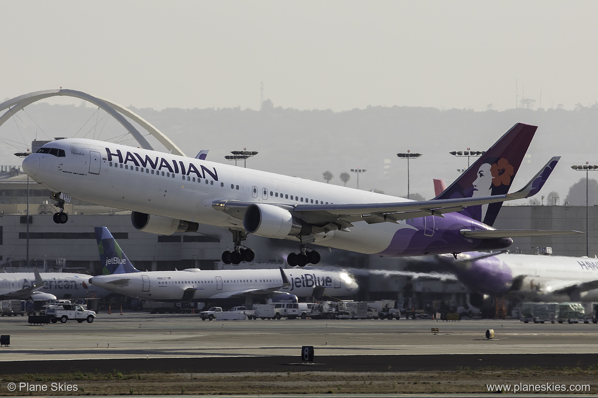 Hawaiian Airlines Boeing 767-300ER N592HA at Los Angeles International Airport (KLAX/LAX) Hawaiian Airlines Boeing 767-300ER N592HA at Los Angeles International Airport (KLAX/LAX)