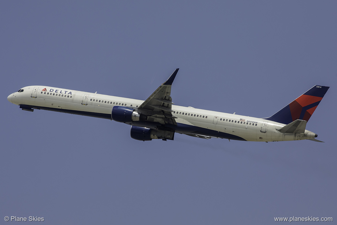 Delta Air Lines Boeing 757-300 N594NW at Los Angeles International Airport (KLAX/LAX)