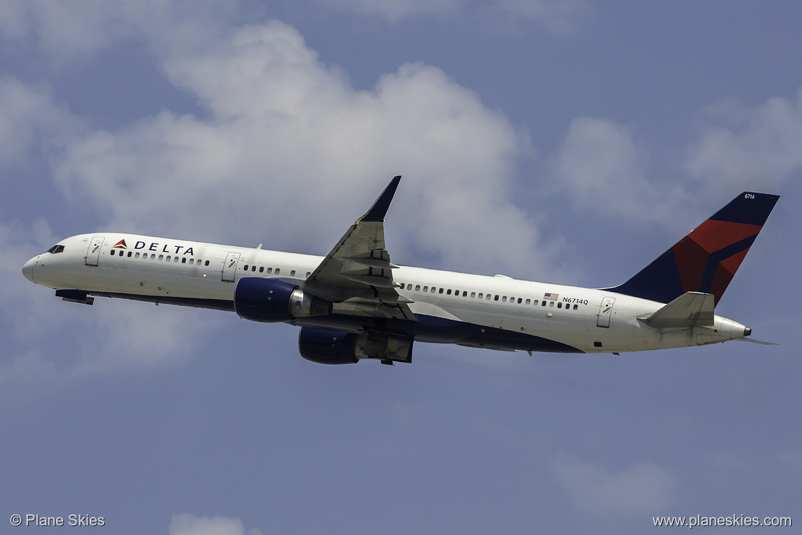 Delta Air Lines Boeing 757-200 N6714Q at Los Angeles International Airport (KLAX/LAX) Delta Air Lines Boeing 757-200 N6714Q at Los Angeles International Airport (KLAX/LAX)