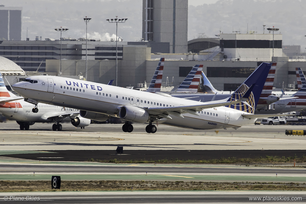 United Airlines Boeing 737-900ER N68880 at Los Angeles International Airport (KLAX/LAX) United Airlines Boeing 737-900ER N68880 at Los Angeles International Airport (KLAX/LAX)