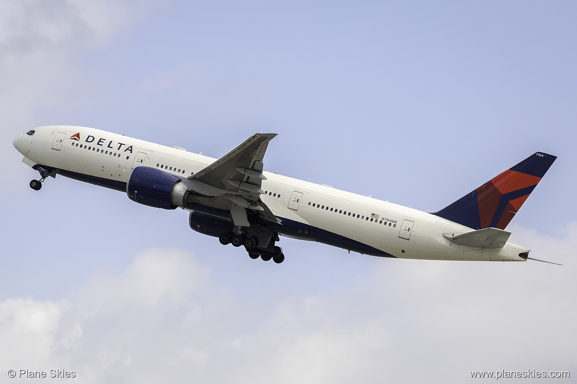 Delta Air Lines Boeing 777-200LR N704DK at Los Angeles International Airport (KLAX/LAX) Delta Air Lines Boeing 777-200LR N704DK at Los Angeles International Airport (KLAX/LAX)